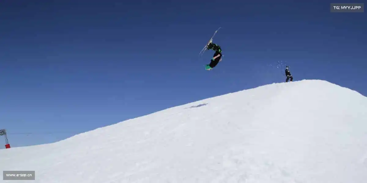 <strong>星空电竞</strong>🌟体育不止于竞技，更是热爱生活的滚烫证明，加入我们吧！